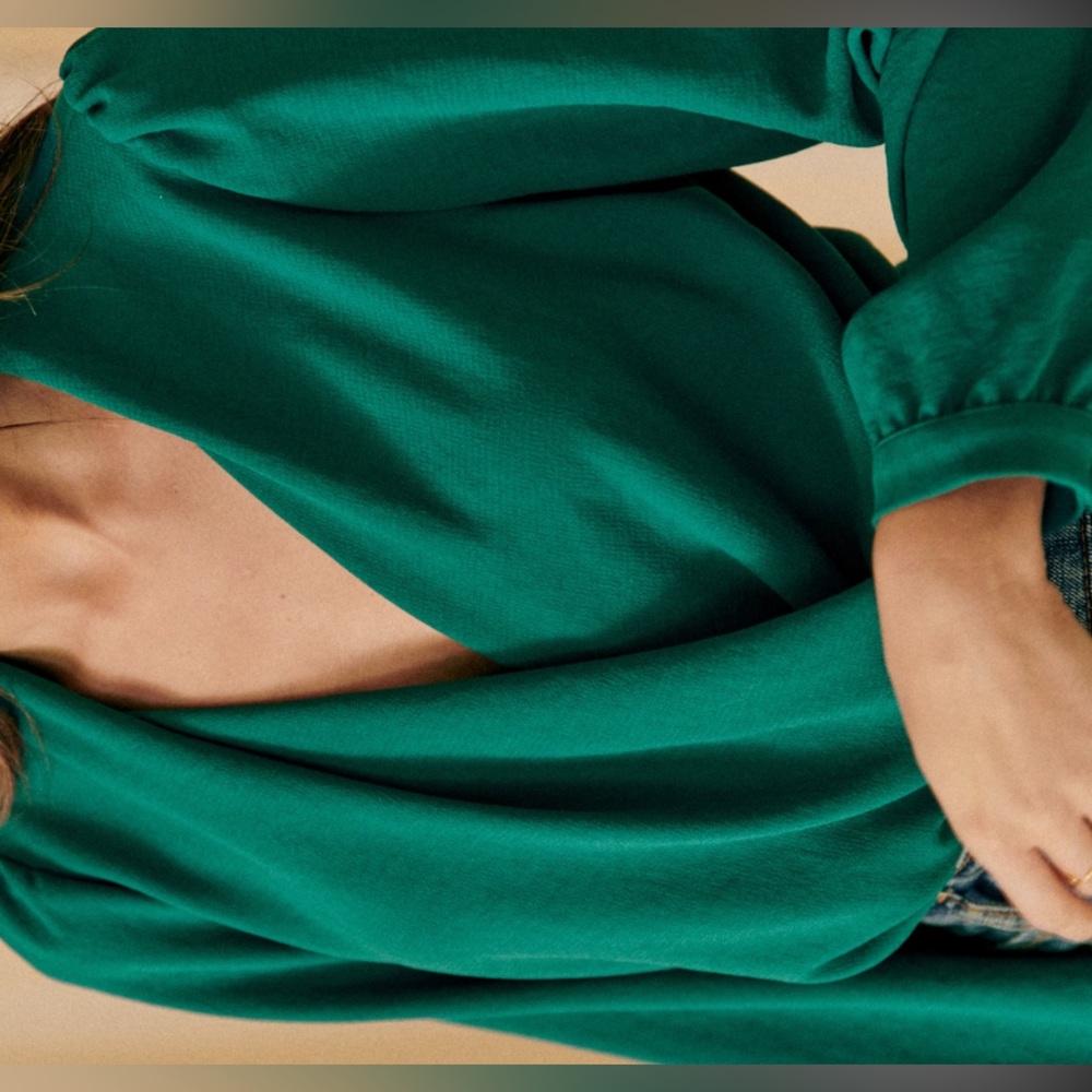 Sezane ABELIA Blouse. Bottle green size 6. Green blouse